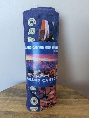 NWT! Wild Tribute Grand Canyon Geo Sunset T-shirt, Blue & Multicolor (SIZE XL)